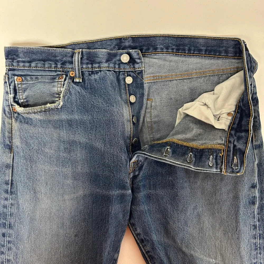 Levis note hard